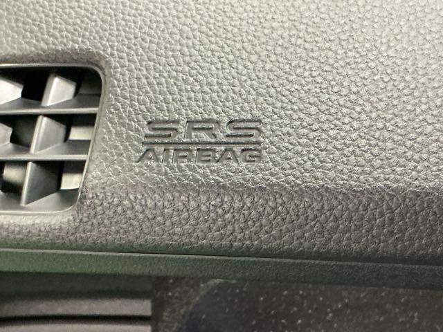 N-BOXカスタム ベースグレード ドラレコ ナビ Rカメラ ブルートゥース W電動ドア USB接続 CMBS Dレコ ベンチシート オートエアコン スマートキ LED 盗難防止装置 クルコン ETC バックカメラ フルセグTV ESC(65枚目)