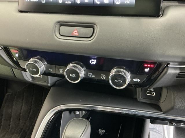 ヴェゼル e:HEVZ ドラレコ ナビ Rカメラ ブルートゥース 衝突回避支援ブレーキ機能 スマキ Pトランク フルオートエアコン Dレコ エアバッグ 両席エアバック 記録簿付 パワーウィンドウ LEDランプ ソナー USB(16枚目)