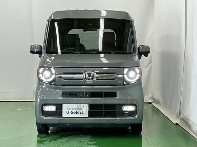 �k�d�c�w�b�h���C�g�𑕔����Ă��܂��B�k�d�c�w�b�h���C�g�͂ƂĂ����邭�A�J�̓����ԑ��s�����S�E���S�ł��B�I�[�g���C�g�R���g���[���t���Ŏ��̖͂��邳�ɉ����Ď����œ_���E�������܂�