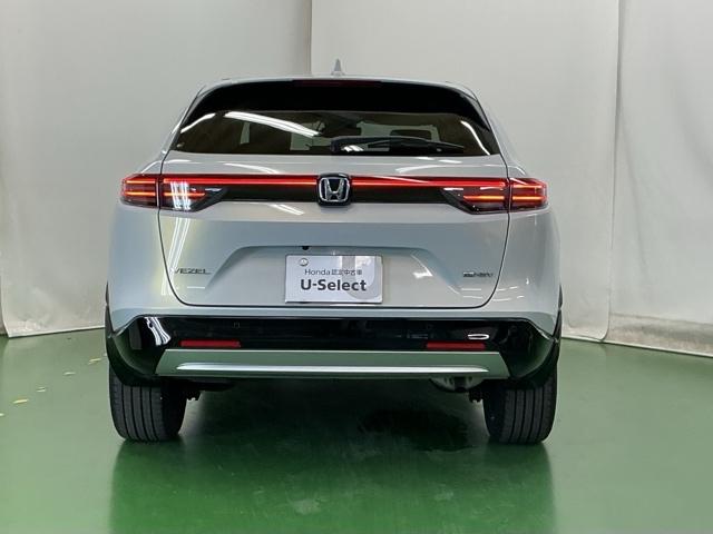 ヴェゼル ｅ：ＨＥＶＺ　ドラレコ　ナビ　Ｒカメラ　ブルートゥース　衝突回避支援ブレーキ機能　パノラミックビューモニター　スマキ　Ｐトランク　フルオートエアコン　Ｄレコ　エアバッグ　両席エアバック　記録簿付　パワーウィンドウ（9枚目）