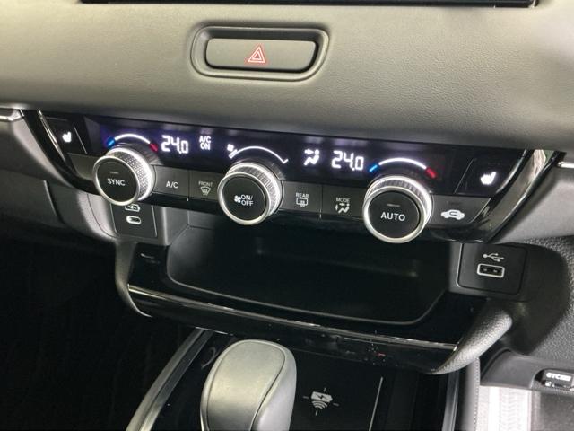 ヴェゼル ｅ：ＨＥＶＺ　ドラレコ　ナビ　Ｒカメラ　ブルートゥース　衝突回避支援ブレーキ機能　パノラミックビューモニター　スマキ　Ｐトランク　フルオートエアコン　Ｄレコ　エアバッグ　両席エアバック　記録簿付　パワーウィンドウ（15枚目）