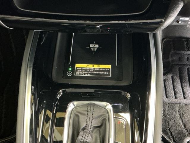 ヴェゼル ｅ：ＨＥＶＺ　ドラレコ　ナビ　Ｒカメラ　ブルートゥース　衝突回避支援ブレーキ機能　パノラミックビューモニター　スマキ　Ｐトランク　フルオートエアコン　Ｄレコ　エアバッグ　両席エアバック　記録簿付　パワーウィンドウ（21枚目）