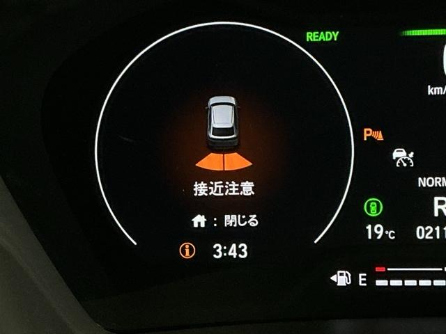 ヴェゼル ｅ：ＨＥＶＺ　ドラレコ　ナビ　Ｒカメラ　ブルートゥース　衝突回避支援ブレーキ機能　パノラミックビューモニター　スマキ　Ｐトランク　フルオートエアコン　Ｄレコ　エアバッグ　両席エアバック　記録簿付　パワーウィンドウ（24枚目）