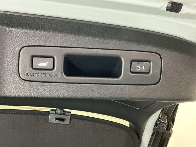 ヴェゼル ｅ：ＨＥＶＺ　ドラレコ　ナビ　Ｒカメラ　ブルートゥース　衝突回避支援ブレーキ機能　パノラミックビューモニター　スマキ　Ｐトランク　フルオートエアコン　Ｄレコ　エアバッグ　両席エアバック　記録簿付　パワーウィンドウ（52枚目）