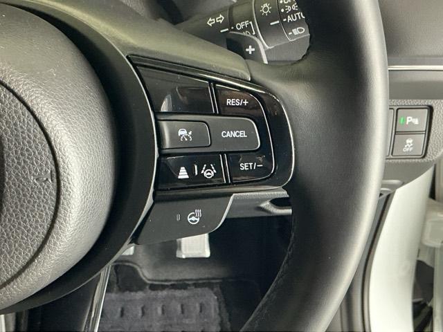 ヴェゼル ｅ：ＨＥＶＺ　ドラレコ　ナビ　Ｒカメラ　ブルートゥース　衝突回避支援ブレーキ機能　パノラミックビューモニター　スマキ　Ｐトランク　フルオートエアコン　Ｄレコ　エアバッグ　両席エアバック　記録簿付　パワーウィンドウ（57枚目）