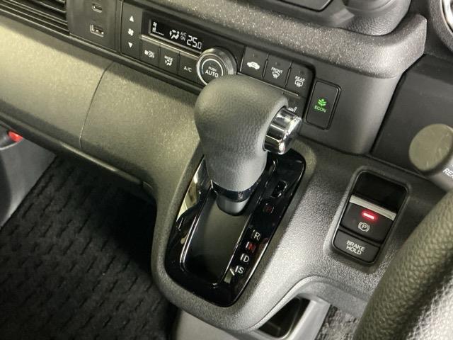 Ｎ－ＢＯＸカスタム ベースグレード　ドラレコ　ナビ　Ｒカメラ　ブルートゥース　Ｐソナー　レーダーブレーキサポート　ＥＴＣ装備　定期点検記録簿　地デジ対応　サイドエアバック　Ｓヒータ　スマートキー＆プッシュスタート　横滑り防止　ＵＳＢ（19枚目）