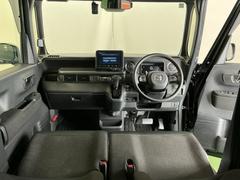 �ɥ饤�С����濴�˼����˼꤬�Ϥ����֤ˣ��ԥ��쥯�ȥ�С��䥨�������͡��������å��ʤɤ����֡��������ͥ��Ƥ��ޤ� 2