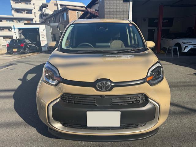 シエンタ Ｚ　１５インチＡＷ　純正１０．５型ディスプレイオーディオ　フルセグＴＶ　パノラミックビューモニター　ＢＳＭ　１２．１型後席モニター　ＨＤＭＩ入力端子　ＥＴＣ２．０　両側パワースライドドア（9枚目）