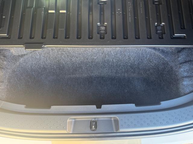 シエンタ Ｚ　１５インチＡＷ　純正１０．５型ディスプレイオーディオ　フルセグＴＶ　パノラミックビューモニター　ＢＳＭ　１２．１型後席モニター　ＨＤＭＩ入力端子　ＥＴＣ２．０　両側パワースライドドア（43枚目）