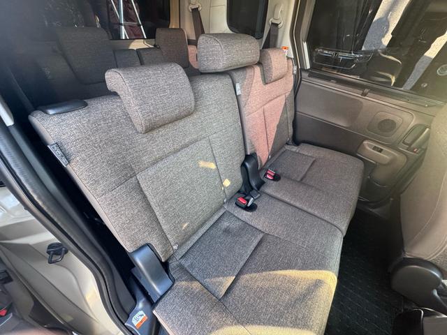 シエンタ Ｚ　１５インチＡＷ　純正１０．５型ディスプレイオーディオ　フルセグＴＶ　パノラミックビューモニター　ＢＳＭ　１２．１型後席モニター　ＨＤＭＩ入力端子　ＥＴＣ２．０　両側パワースライドドア（48枚目）