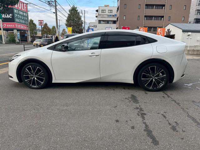 プリウス Z 12.3インチディスプレイオーディオ パノラミックビューモニター デジタルインナーミラー BSM AC100V 置くだけ充電 パワーバックドア ステアリングヒーター ETC2.0 ベンチレーション(16枚目)