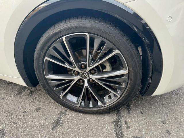 プリウス Z 12.3インチディスプレイオーディオ パノラミックビューモニター デジタルインナーミラー BSM AC100V 置くだけ充電 パワーバックドア ステアリングヒーター ETC2.0 ベンチレーション(18枚目)