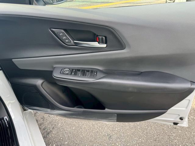 プリウス Z 12.3インチディスプレイオーディオ パノラミックビューモニター デジタルインナーミラー BSM AC100V 置くだけ充電 パワーバックドア ステアリングヒーター ETC2.0 ベンチレーション(24枚目)