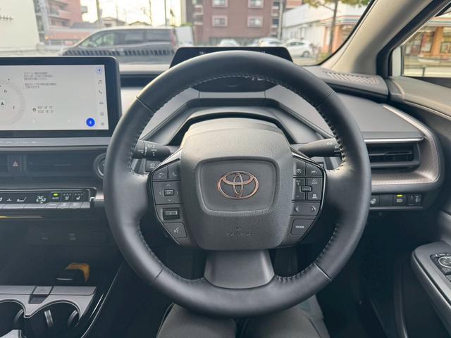 プリウス Z 12.3インチディスプレイオーディオ パノラミックビューモニター デジタルインナーミラー BSM AC100V 置くだけ充電 パワーバックドア ステアリングヒーター ETC2.0 ベンチレーション(27枚目)