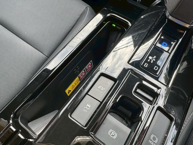 プリウス Z 12.3インチディスプレイオーディオ パノラミックビューモニター デジタルインナーミラー BSM AC100V 置くだけ充電 パワーバックドア ステアリングヒーター ETC2.0 ベンチレーション(32枚目)