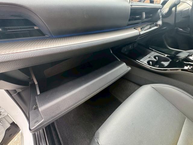 プリウス Z 12.3インチディスプレイオーディオ パノラミックビューモニター デジタルインナーミラー BSM AC100V 置くだけ充電 パワーバックドア ステアリングヒーター ETC2.0 ベンチレーション(36枚目)