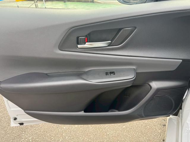 プリウス Z 12.3インチディスプレイオーディオ パノラミックビューモニター デジタルインナーミラー BSM AC100V 置くだけ充電 パワーバックドア ステアリングヒーター ETC2.0 ベンチレーション(37枚目)