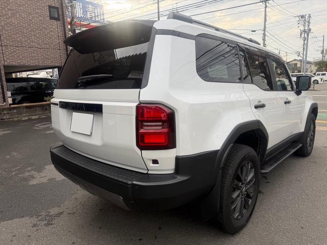 ランドクルーザー２５０ ＺＸ　１オーナー　純正１２．３インチＤＡ　サンルーフ　ＰＶＭ　デジタルインナーミラー　ＪＢＬ　角目　ＢＳＭ　ヘッドアップディスプレイ　アップルカープレイ　センターデフロックＷエアコン　禁煙車（12枚目）