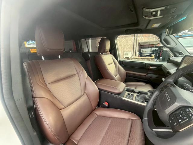 ランドクルーザー２５０ ＺＸ　１オーナー　純正１２．３インチＤＡ　サンルーフ　ＰＶＭ　デジタルインナーミラー　ＪＢＬ　角目　ＢＳＭ　ヘッドアップディスプレイ　アップルカープレイ　センターデフロックＷエアコン　禁煙車（22枚目）