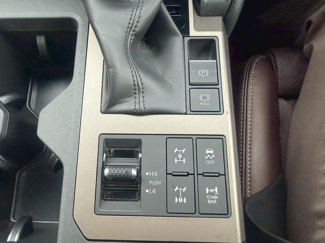 ランドクルーザー２５０ ＺＸ　１オーナー　純正１２．３インチＤＡ　サンルーフ　ＰＶＭ　デジタルインナーミラー　ＪＢＬ　角目　ＢＳＭ　ヘッドアップディスプレイ　アップルカープレイ　センターデフロックＷエアコン　禁煙車（32枚目）