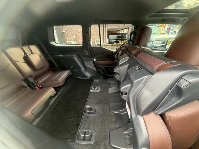 ランドクルーザー２５０ ＺＸ　１オーナー　純正１２．３インチＤＡ　サンルーフ　ＰＶＭ　デジタルインナーミラー　ＪＢＬ　角目　ＢＳＭ　ヘッドアップディスプレイ　アップルカープレイ　センターデフロックＷエアコン　禁煙車（37枚目）