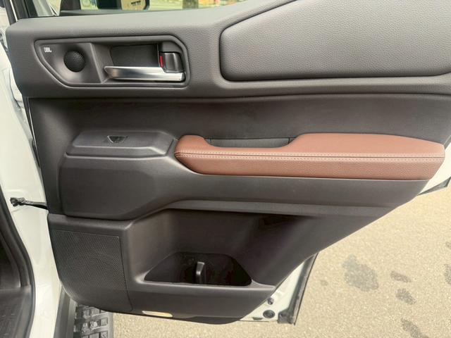 ランドクルーザー２５０ ＺＸ　１オーナー　純正１２．３インチＤＡ　サンルーフ　ＰＶＭ　デジタルインナーミラー　ＪＢＬ　角目　ＢＳＭ　ヘッドアップディスプレイ　アップルカープレイ　センターデフロックＷエアコン　禁煙車（40枚目）