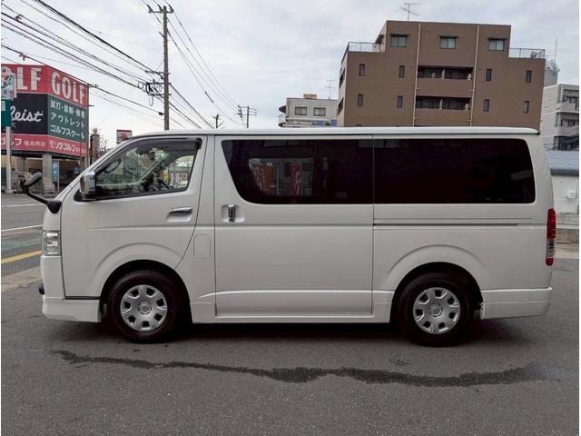 ハイエースバン ロングスーパーＧＬ　モデリスタフルエアロ　両側パワースライドドア　純正ＳＤナビ　バックカメラ　ルームミラーカメラ　助手席エアバッグ　純正ＥＴＣ　ＡＣ１００Ｖ　純正マット　サイドバイザー　室内カーテン　ＬＥＤヘッドランプ（17枚目）