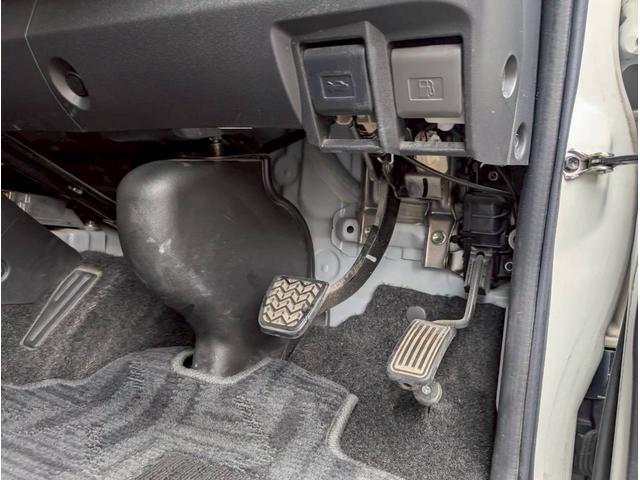 ハイエースバン ロングスーパーＧＬ　モデリスタフルエアロ　両側パワースライドドア　純正ＳＤナビ　バックカメラ　ルームミラーカメラ　助手席エアバッグ　純正ＥＴＣ　ＡＣ１００Ｖ　純正マット　サイドバイザー　室内カーテン　ＬＥＤヘッドランプ（26枚目）