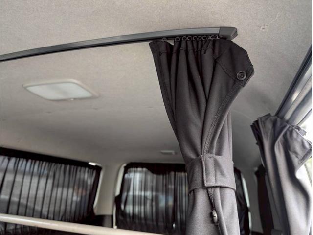 ハイエースバン ロングスーパーＧＬ　モデリスタフルエアロ　両側パワースライドドア　純正ＳＤナビ　バックカメラ　ルームミラーカメラ　助手席エアバッグ　純正ＥＴＣ　ＡＣ１００Ｖ　純正マット　サイドバイザー　室内カーテン　ＬＥＤヘッドランプ（41枚目）