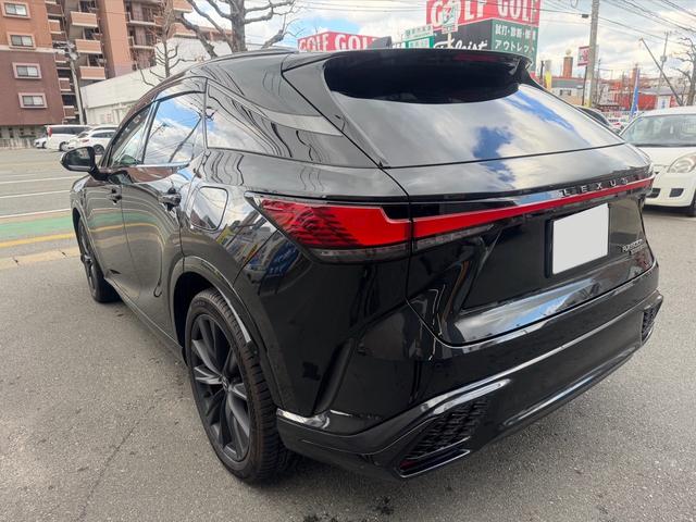 ＲＸ ＲＸ５００ｈ　Ｆスポーツパフォーマンス　禁煙車　パノラマルーフ　ルーフレール　マークレビンソンプレミアムサウンドシステム　シートベンチレーション　純正フロアマット　パノラミックビューモニター　ＥＴＣ２．０（14枚目）