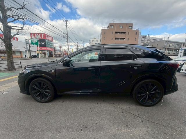 ＲＸ ＲＸ５００ｈ　Ｆスポーツパフォーマンス　禁煙車　パノラマルーフ　ルーフレール　マークレビンソンプレミアムサウンドシステム　シートベンチレーション　純正フロアマット　パノラミックビューモニター　ＥＴＣ２．０（15枚目）