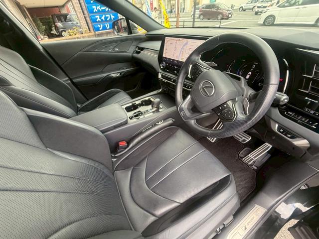 ＲＸ ＲＸ５００ｈ　Ｆスポーツパフォーマンス　禁煙車　パノラマルーフ　ルーフレール　マークレビンソンプレミアムサウンドシステム　シートベンチレーション　純正フロアマット　パノラミックビューモニター　ＥＴＣ２．０（21枚目）