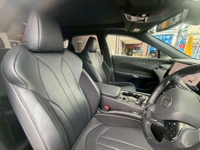 ＲＸ ＲＸ５００ｈ　Ｆスポーツパフォーマンス　禁煙車　パノラマルーフ　ルーフレール　マークレビンソンプレミアムサウンドシステム　シートベンチレーション　純正フロアマット　パノラミックビューモニター　ＥＴＣ２．０（22枚目）