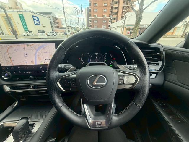 ＲＸ ＲＸ５００ｈ　Ｆスポーツパフォーマンス　禁煙車　パノラマルーフ　ルーフレール　マークレビンソンプレミアムサウンドシステム　シートベンチレーション　純正フロアマット　パノラミックビューモニター　ＥＴＣ２．０（24枚目）
