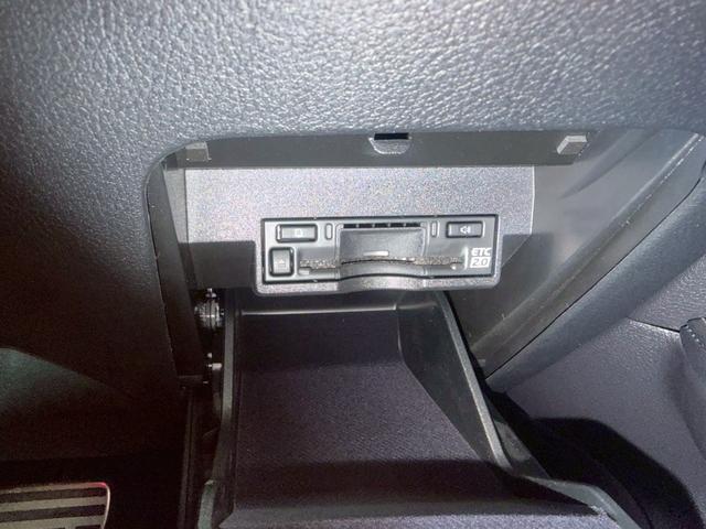 ＲＸ ＲＸ５００ｈ　Ｆスポーツパフォーマンス　禁煙車　パノラマルーフ　ルーフレール　マークレビンソンプレミアムサウンドシステム　シートベンチレーション　純正フロアマット　パノラミックビューモニター　ＥＴＣ２．０（27枚目）