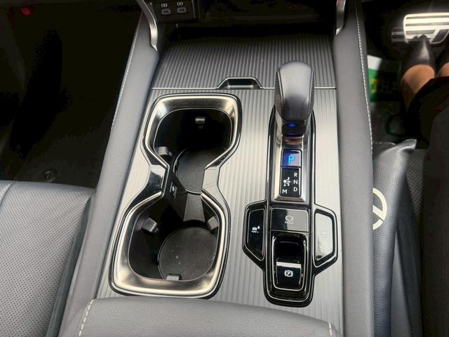 ＲＸ ＲＸ５００ｈ　Ｆスポーツパフォーマンス　禁煙車　パノラマルーフ　ルーフレール　マークレビンソンプレミアムサウンドシステム　シートベンチレーション　純正フロアマット　パノラミックビューモニター　ＥＴＣ２．０（32枚目）