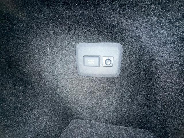 ＲＸ ＲＸ５００ｈ　Ｆスポーツパフォーマンス　禁煙車　パノラマルーフ　ルーフレール　マークレビンソンプレミアムサウンドシステム　シートベンチレーション　純正フロアマット　パノラミックビューモニター　ＥＴＣ２．０（42枚目）