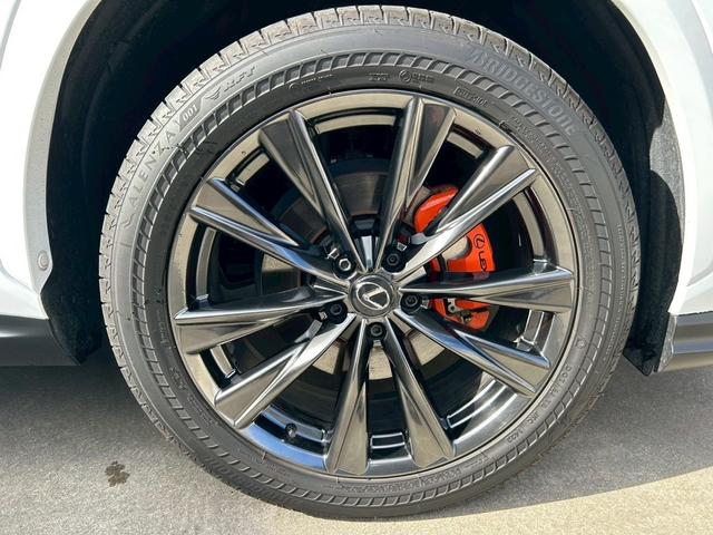 ���А����H����������Ă���܂��B���S���Ă���蒸����l�A�n�����������m�ɂ��O�ꂵ���_���E�������s���Ă���܂��B�Ƃ��ɔ[�Ԍ�A�����ɏ��Օi�̌������o�Ȃ��悤�ɔz�����Đ������Ă���܂��B