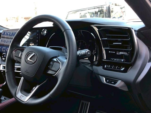 ���А����H����������Ă���܂��B���S���Ă���蒸����l�A�n�����������m�ɂ��O�ꂵ���_���E�������s���Ă���܂��B�Ƃ��ɔ[�Ԍ�A�����ɏ��Օi�̌������o�Ȃ��悤�ɔz�����Đ������Ă���܂��B