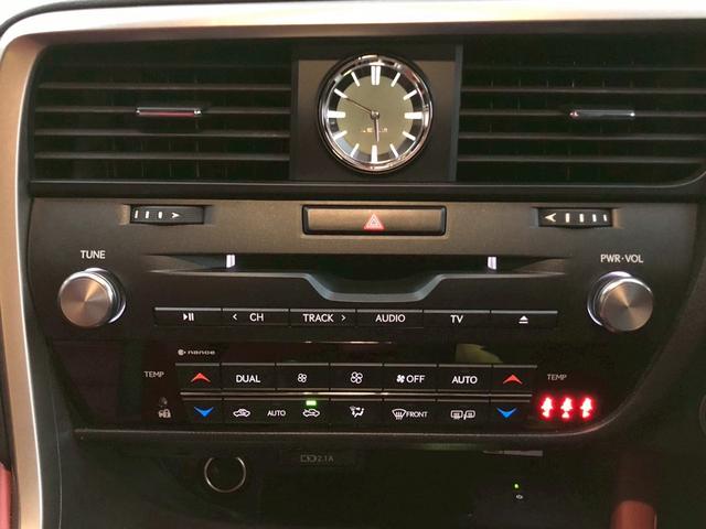 RX RX300 Fスポーツ パノラマルーフ ルーフレール 置くだけ充電 内装レッド 本革 前席後席シートヒーター アダクティブハイビームシステム パワーバックドア ヘッドアップディスプレイ BSM(28枚目)