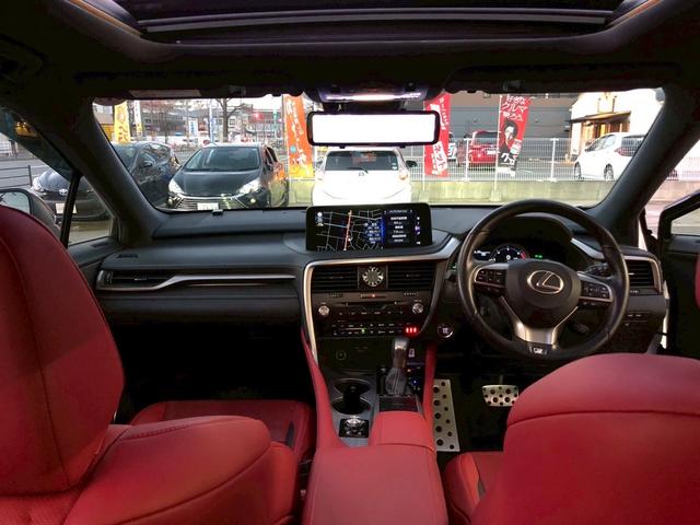 RX RX300 Fスポーツ パノラマルーフ ルーフレール 置くだけ充電 内装レッド 本革 前席後席シートヒーター アダクティブハイビームシステム パワーバックドア ヘッドアップディスプレイ BSM(35枚目)