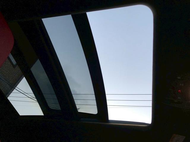 RX RX300 Fスポーツ パノラマルーフ ルーフレール 置くだけ充電 内装レッド 本革 前席後席シートヒーター アダクティブハイビームシステム パワーバックドア ヘッドアップディスプレイ BSM(43枚目)