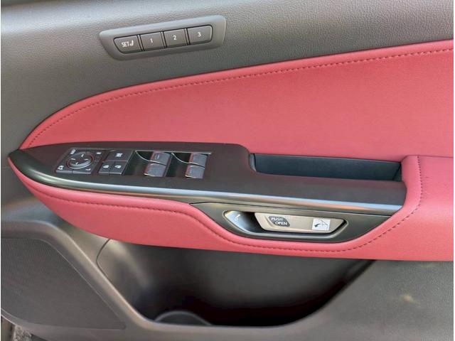 NX NX250 バージョンL パノラマルーフ モデリスタフルエアロ デジタルインナーミラー ルーフレール 内装レッド 置くだけ充電 20インチプレミアムメタリックAW 14インチディスプレイオーディオ パノラミックビューモニター(27枚目)