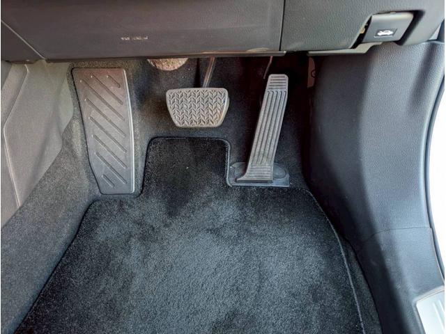 NX NX250 バージョンL パノラマルーフ モデリスタフルエアロ デジタルインナーミラー ルーフレール 内装レッド 置くだけ充電 20インチプレミアムメタリックAW 14インチディスプレイオーディオ パノラミックビューモニター(28枚目)