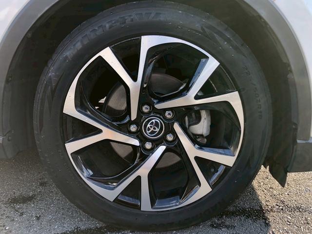 ���А����H����������Ă���܂��B���S���Ă���蒸����l�A�n�����������m�ɂ��O�ꂵ���_���E�������s���Ă���܂��B�Ƃ��ɔ[�Ԍ�A�����ɏ��Օi�̌������o�Ȃ��悤�ɔz�����Đ������Ă���܂��B