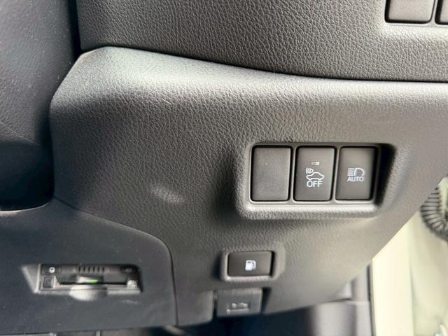 Ｃ－ＨＲ Ｇ　ワンオーナー　シーケンシャル付ＬＥＤヘッドライト　トヨタ純正９インチＴコネクトナビ　バックガイドモニター　モデリスタフルエアロ　ＥＴＣ　シートヒーター　ドラレコ　トヨタセーフティセンス　１８インチＡＷ（27枚目）