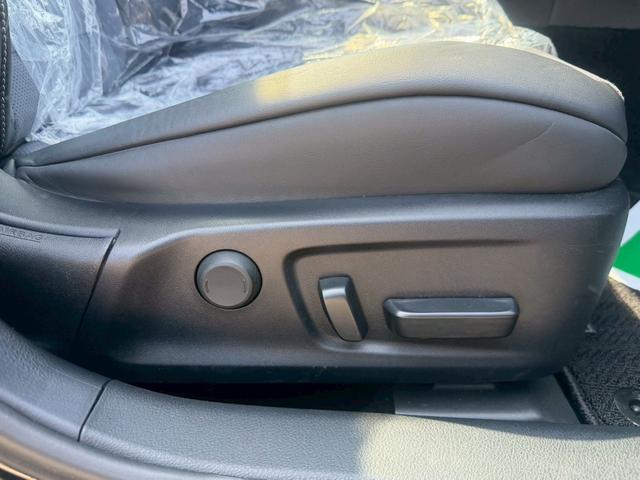 ＩＳ ＩＳ３００ｈ　ＦスポーツモードブラックＳ　サンルーフ　オレンジキャリパー　純正１０．３インチナビ　フルセグ　パノラミックビューモニター　ＤＶＤ　ブルートゥース　レクサスセーフティ　ＬＥＤヘッドライト　前後ドラレコ　ＥＴＣ　　パドルシフト（25枚目）