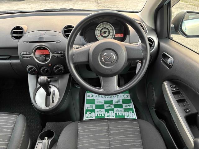 デミオ １３Ｃ　タイヤ４本ほぼ新品　前後ドライプレコーダー取付　キーレスエントリー　ＡＴ　衝突安全ボディ　ＡＢＳ　ＣＤ　エアコン　パワーステアリング　パワーウィンドウ（15枚目）