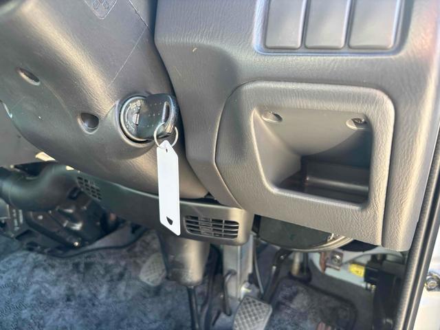 サンバーディアス ディアス　４ＷＤ　５ＭＴ　顧客直買取車両　現状そのまんま車両　両側スライドドア　キーレスエントリー　エアコン　パワーステアリング　パワーウィンドウ　運転席エアバッグ（30枚目）