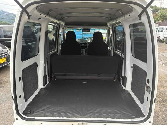 ハイゼットカーゴ スペシャルSAIII エンジンマウント新品交換 スロットルバルブ清掃済み 衝突被害軽減システム 両側スライドドア オートマチックハイビーム ABS ESC エアコン パワーステアリング パワーウィンドウ(12枚目)